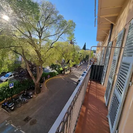 Large, Bright Close To The Old Town Hyères